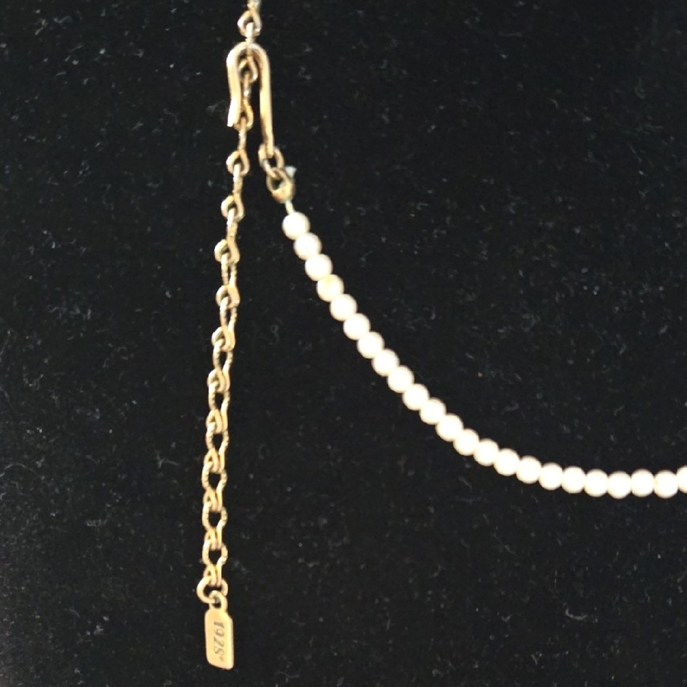 Elegant 1928 Pearl Necklace with Gold Accents - Picture 4 of 6